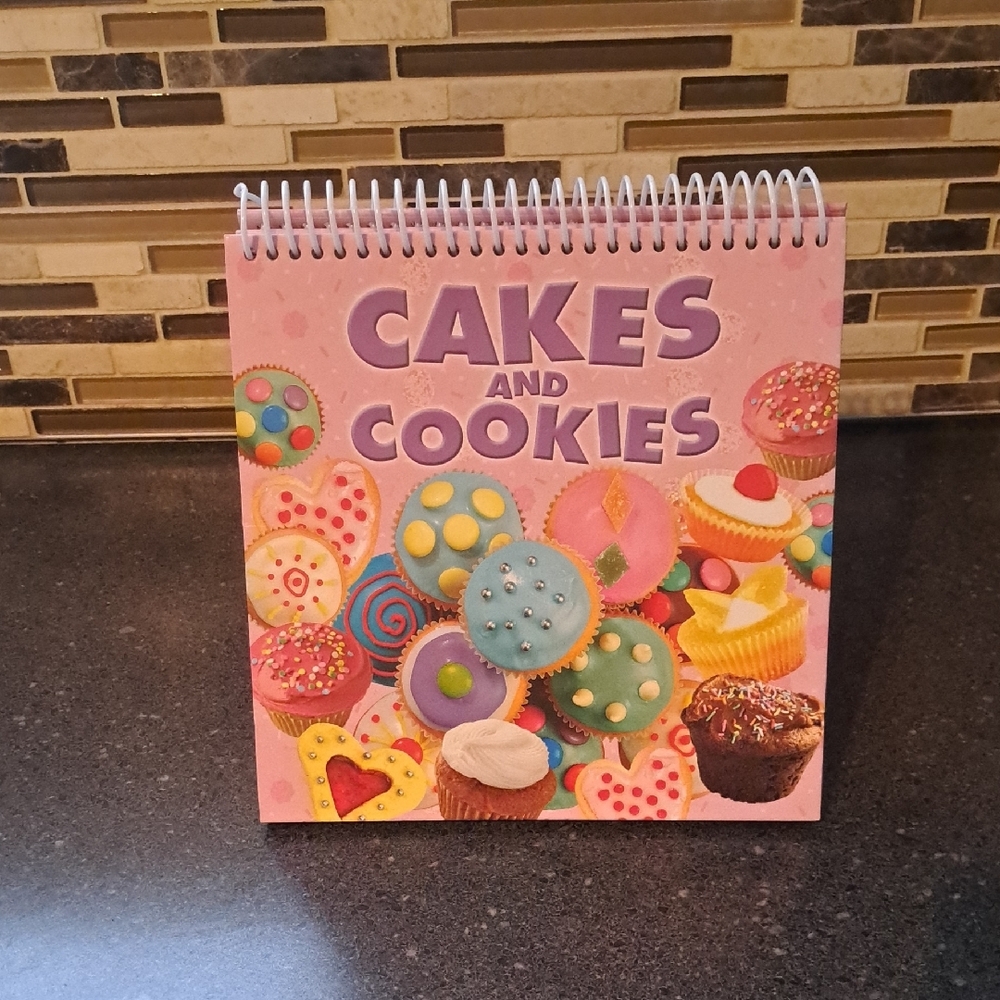 Colorful Cakes and Cookies Book